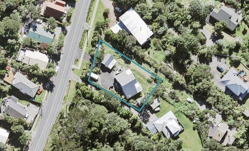 1140 Scenic Drive North, Swanson, Auckland - Carousel 1