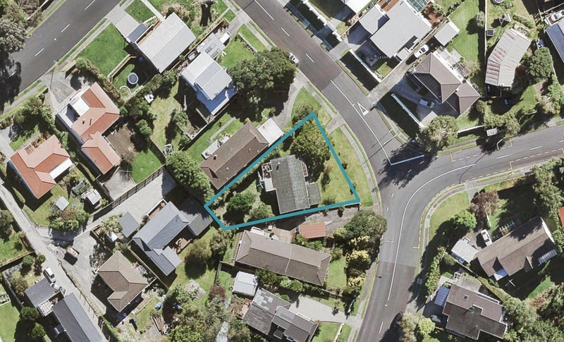 144 Halsey Drive, Lynfield, Auckland - Carousel 1