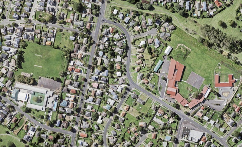 13 Farringdon Street, Glen Innes, Auckland - Carousel 1