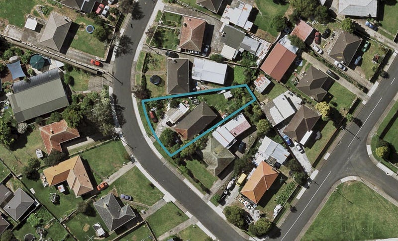 24 Crown Crescent, Otara, Auckland - Carousel 1