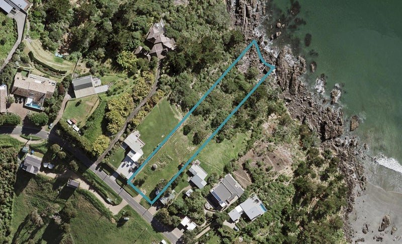 334 Sea View Road, Ostend, Waiheke Island - Carousel 1