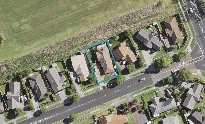 108 Riverton Drive, Randwick Park, Auckland - Carousel 1