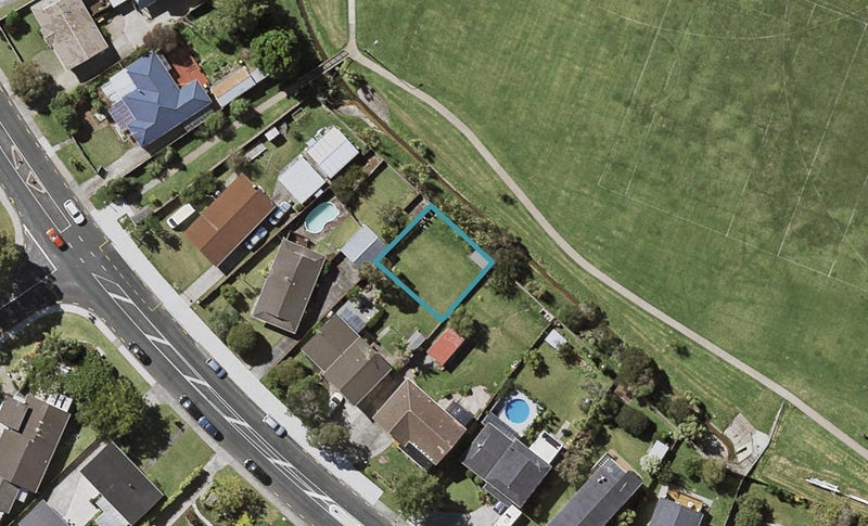126C Sycamore Drive, Sunnynook, Auckland - Carousel 1