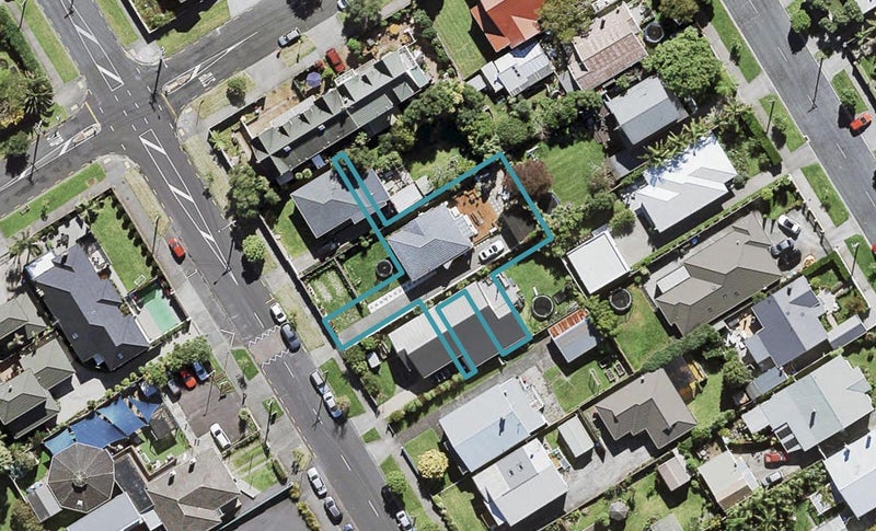 6/17 Huia Road, Point Chevalier, Auckland - Carousel 1