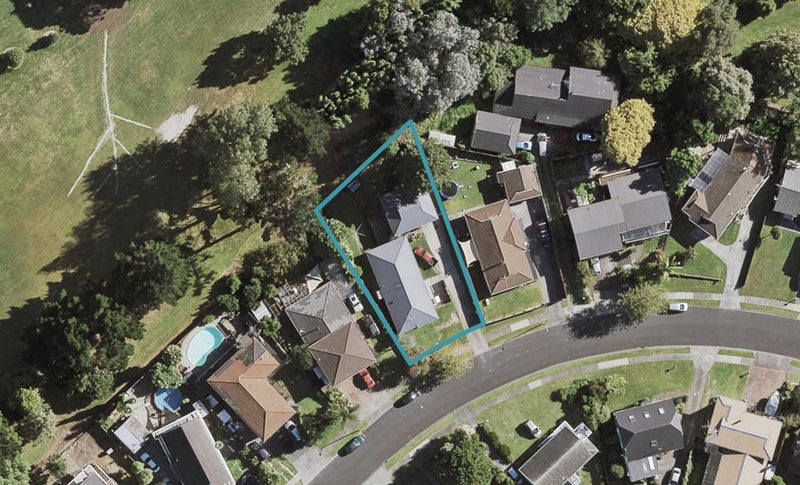 15 Pinehurst Place, Wattle Downs, Auckland - Carousel 1