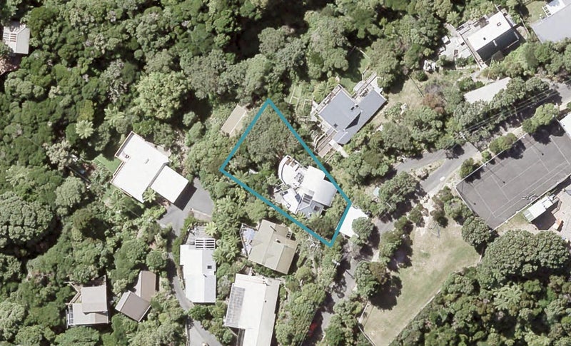 12 Ngaumatau Road, Point Howard, Lower Hutt - Carousel 1