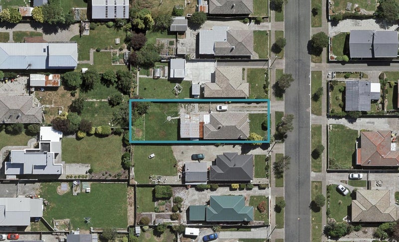 15 York Street, Strathern, Invercargill - Carousel 1