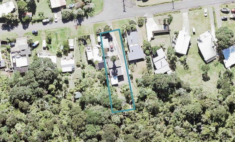 31 Foster Avenue, Huia, Auckland - Carousel 1