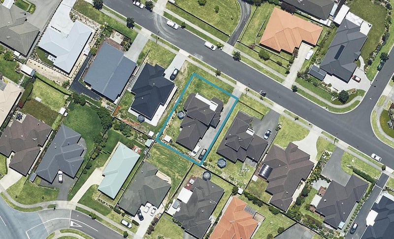 15 Merlot Drive, Pyes Pa, Tauranga - Carousel 1