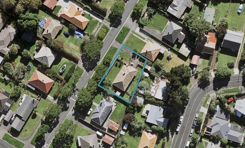 32 Kiwitea Street, Sandringham, Auckland - Carousel 1