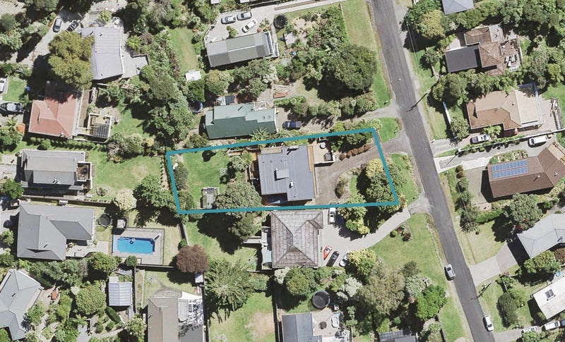 6 Awhiorangi Promenade, Swanson, Auckland - Carousel 1