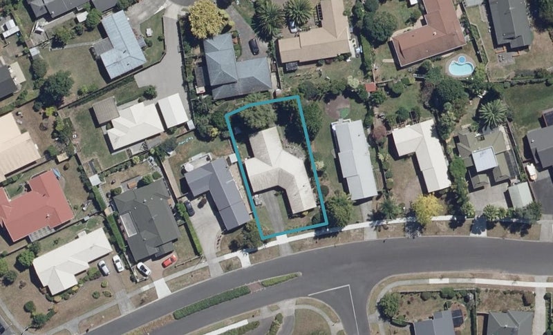 7 Commodore Avenue, Flagstaff, Hamilton - Carousel 1