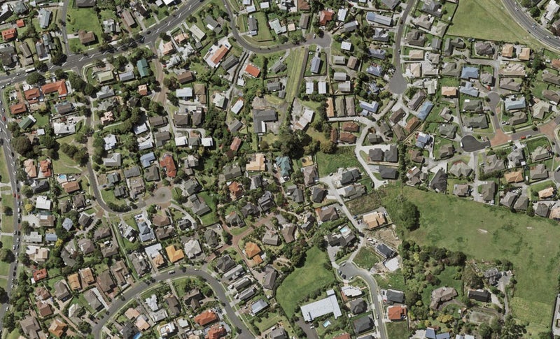 17 San Martin Place, Goodwood Heights, Auckland - Carousel 1