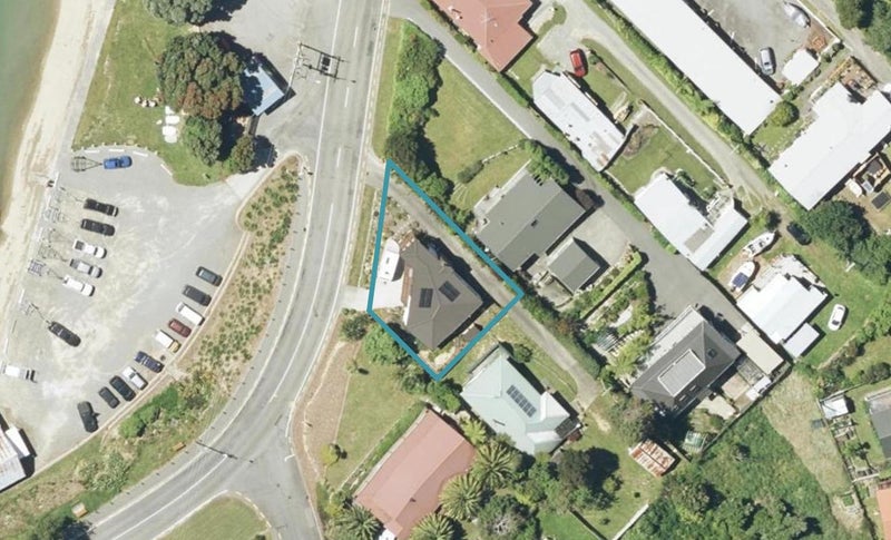 374 Waikawa Road, Waikawa, Picton - Carousel 1