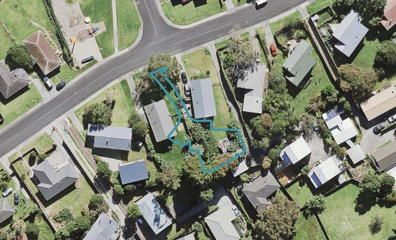 13B Taurus Crescent, Beach Haven, Auckland - Carousel 1