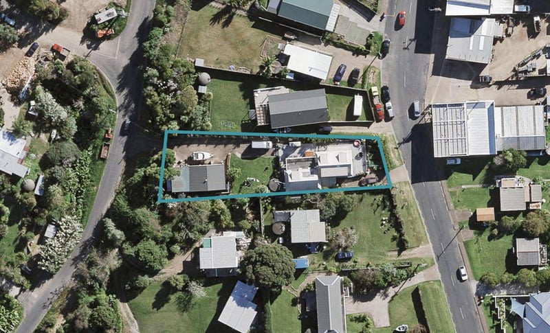 9 Tui Street, Oneroa, Waiheke Island - Carousel 1