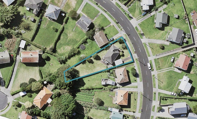 65 Leybourne Circle, Glen Innes, Auckland - Carousel 1