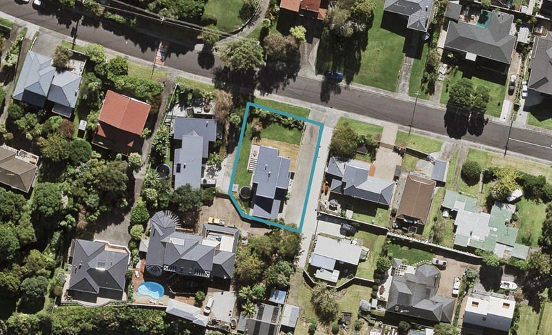31 Hoskins Avenue, Hillsborough, Auckland - Carousel 1