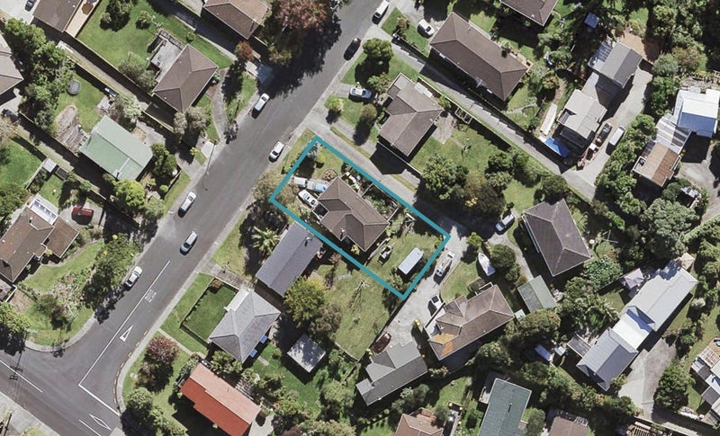 8 Tamahere Drive, Glenfield, Auckland - Carousel 1