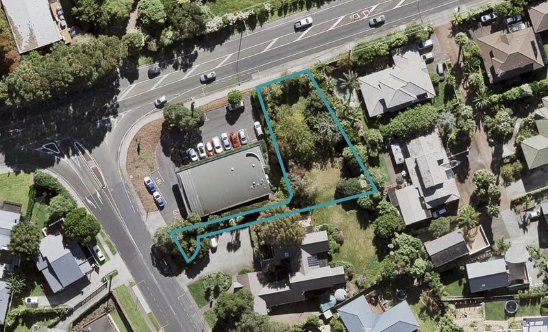 4 Luckens Road, West Harbour, Auckland - Carousel 1