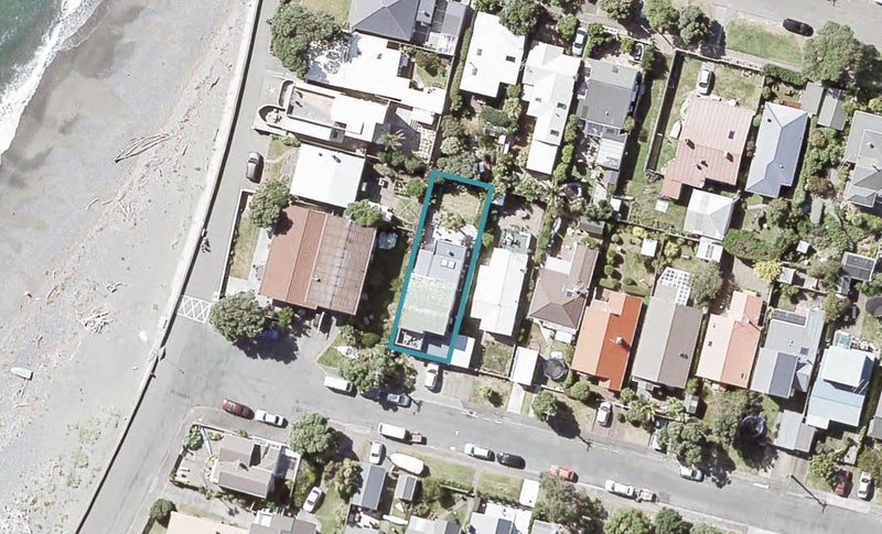 30 Kauri Street, Eastbourne, Lower Hutt - Carousel 1