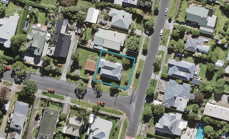 8 Goring Road, Sandringham, Auckland - Carousel 1