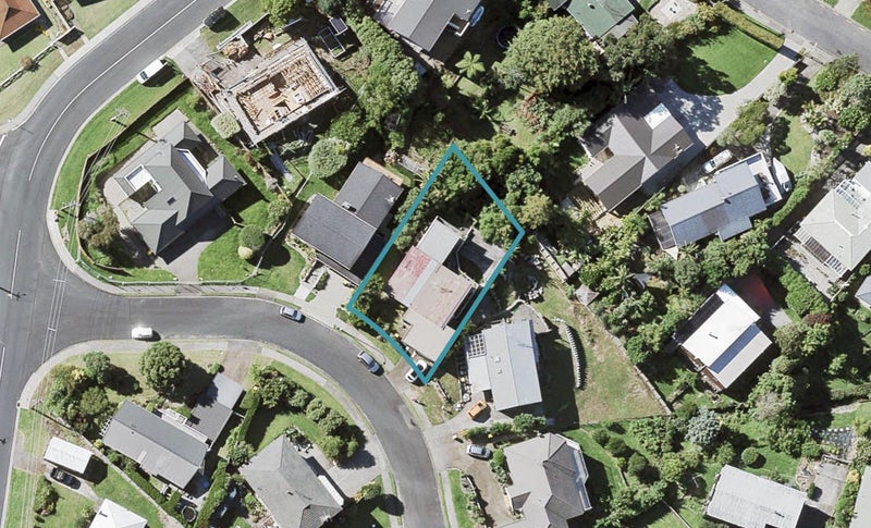 6 Callender Place, Shelly Park, Auckland - Carousel 1