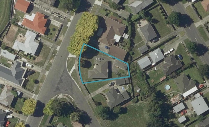 11 Birmingham Street, Takaro, Palmerston North - Carousel 1
