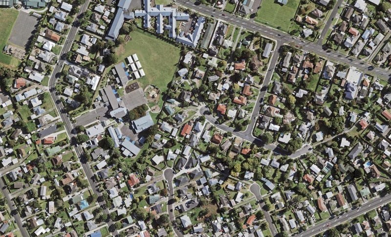 8 Dreadon Road, Manurewa, Auckland - Carousel 1