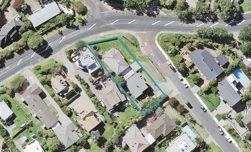2/30 Bournemouth Terrace, Murrays Bay, Auckland - Carousel 1