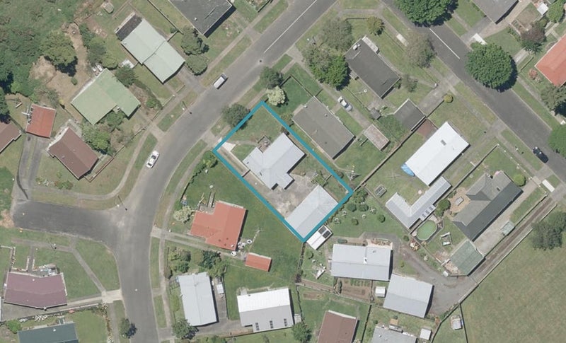 28 Savage Crescent, Aramoho, Whanganui - Carousel 1