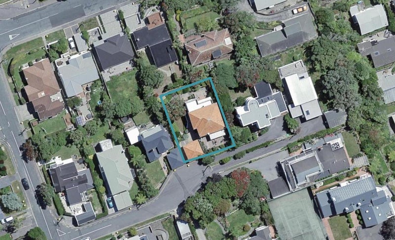 5 Pine Terrace, Karori, Wellington - Carousel 1