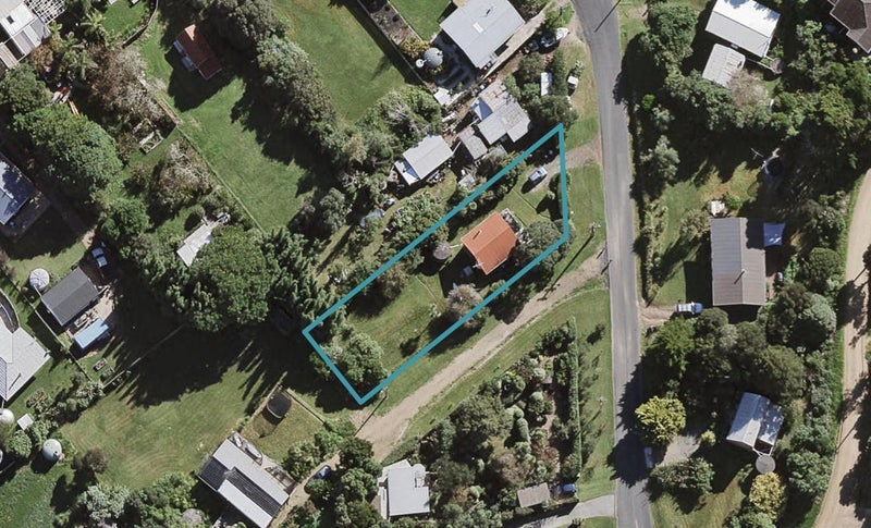 8 Eden Terrace, Onetangi, Waiheke Island - Carousel 1