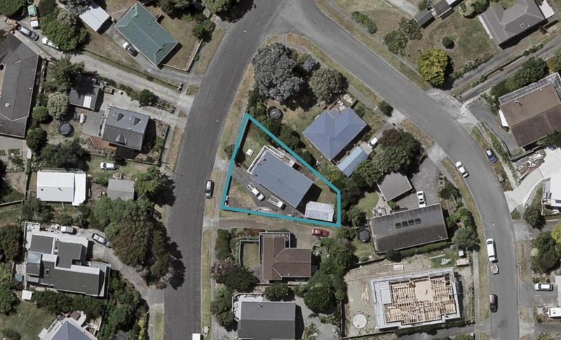 23 Hicks Crescent, Waikanae Beach, Waikanae - Carousel 1