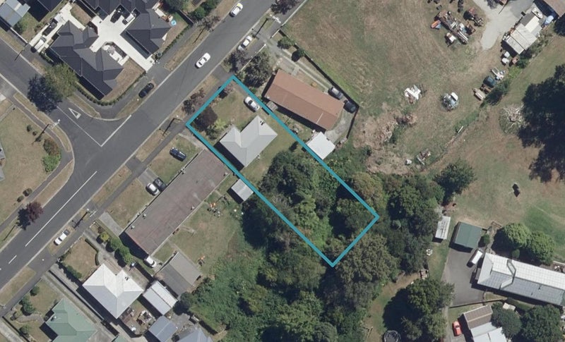 36 Bruce Avenue, Glenview, Hamilton - Carousel 1
