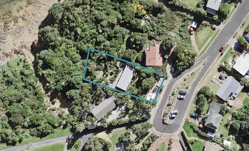 65 Kennedy Point Road, Surfdale, Waiheke Island - Carousel 1