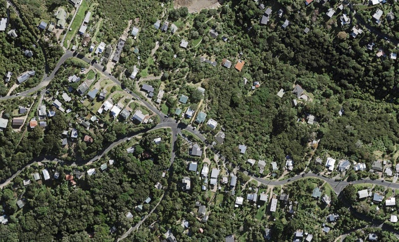 71 Queens Drive, Oneroa, Waiheke Island - Carousel 1