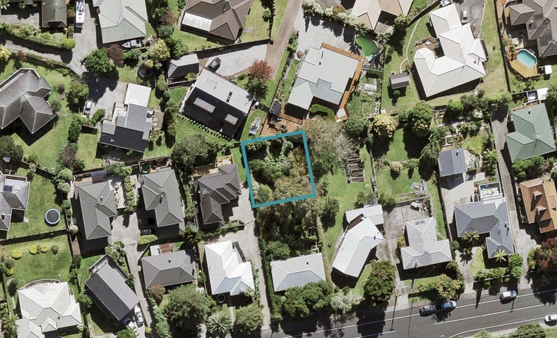 142C Luckens Road, West Harbour, Auckland - Carousel 1