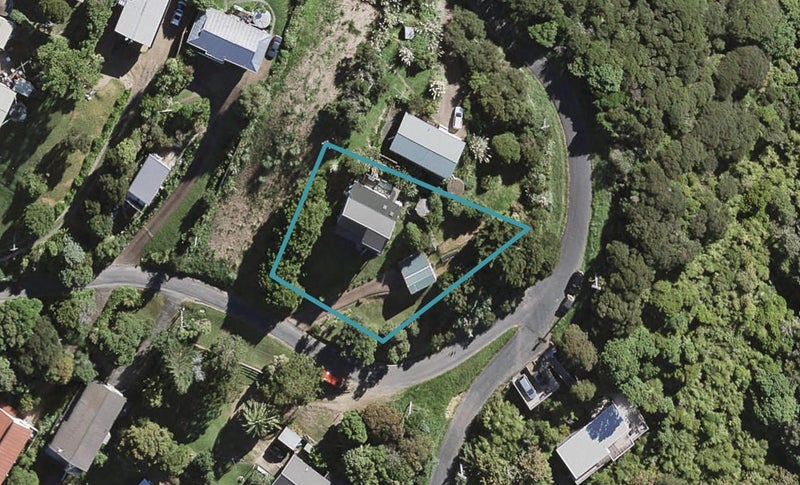 21 Fisher Street, Surfdale, Waiheke Island - Carousel 1