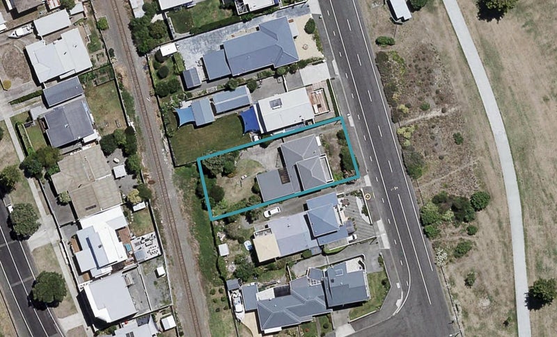 16 The Esplanade, Westshore, Napier - Carousel 1