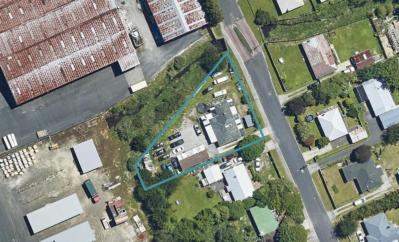 8 Walker Road, Fairy Springs, Rotorua - Carousel 1