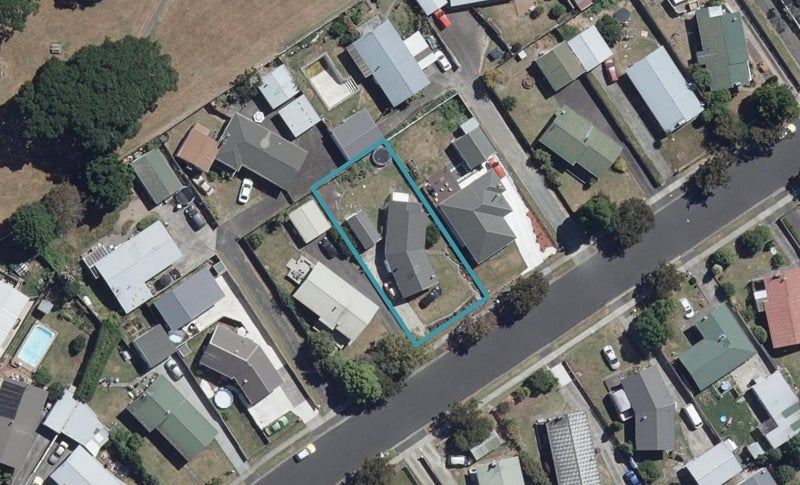 34 Rosalind Street, Deanwell, Hamilton - Carousel 1