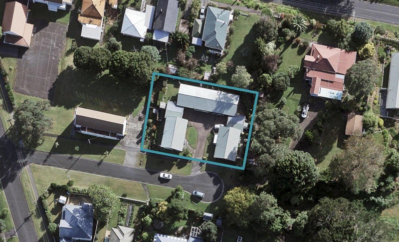 2/7 Gerald Stokes Avenue, Helensville, Auckland - Carousel 1