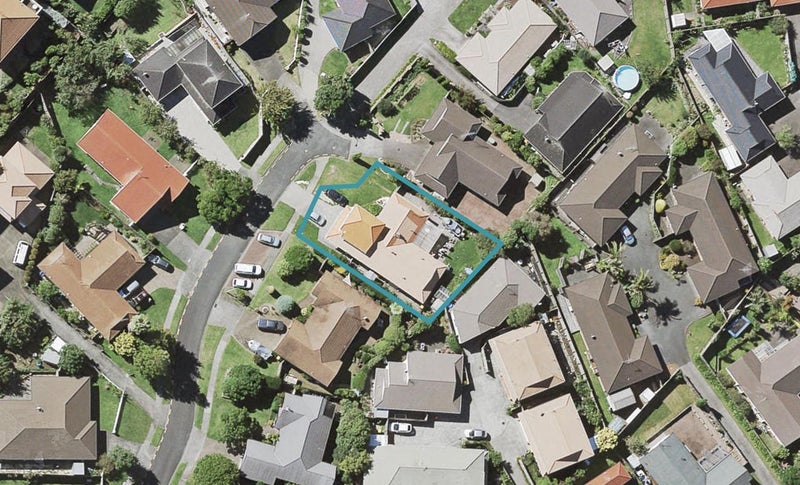 8 Kentville Place, Somerville, Manukau - Carousel 1