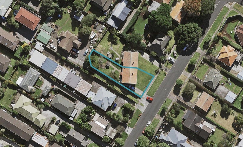80 Paihia Road, One Tree Hill, Auckland - Carousel 1