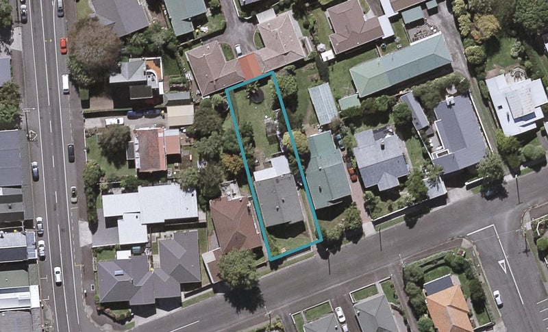 7 Holsworthy Road, Lower Vogeltown, New Plymouth - Carousel 1