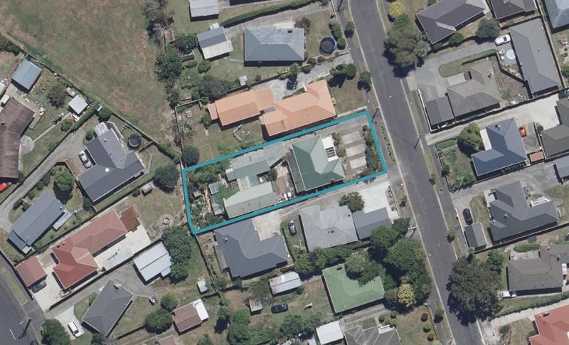 19 Fenwick Crescent, Hillcrest, Hamilton - Carousel 1