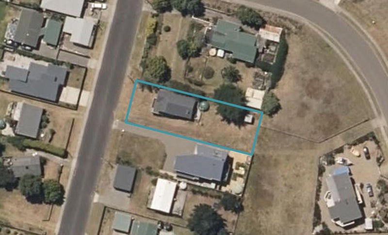 90 Kahukura Avenue, Waitārere Beach, Levin - Carousel 1