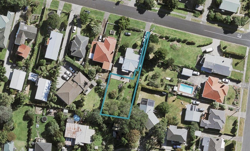 2A Savoy Road, Glen Eden, Auckland - Carousel 1
