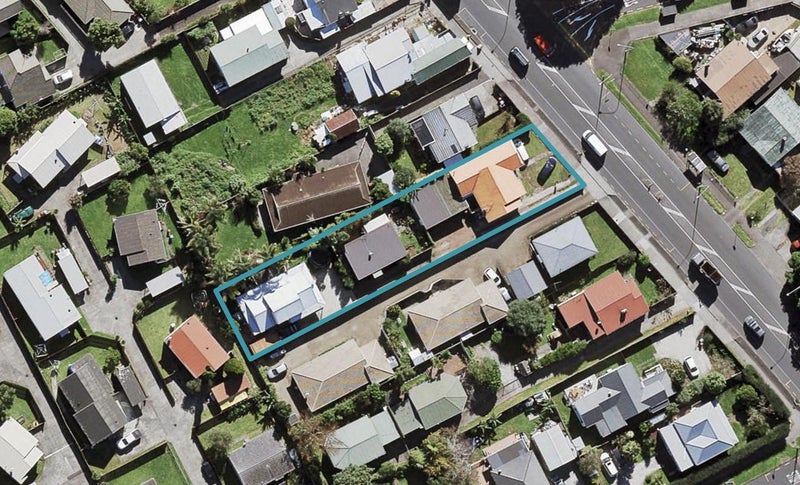 2/142 Rosebank Road, Avondale, Auckland - Carousel 1